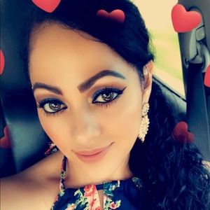 Meet your Posher, Antonia